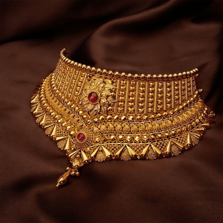 Gold Pendant Necklace
